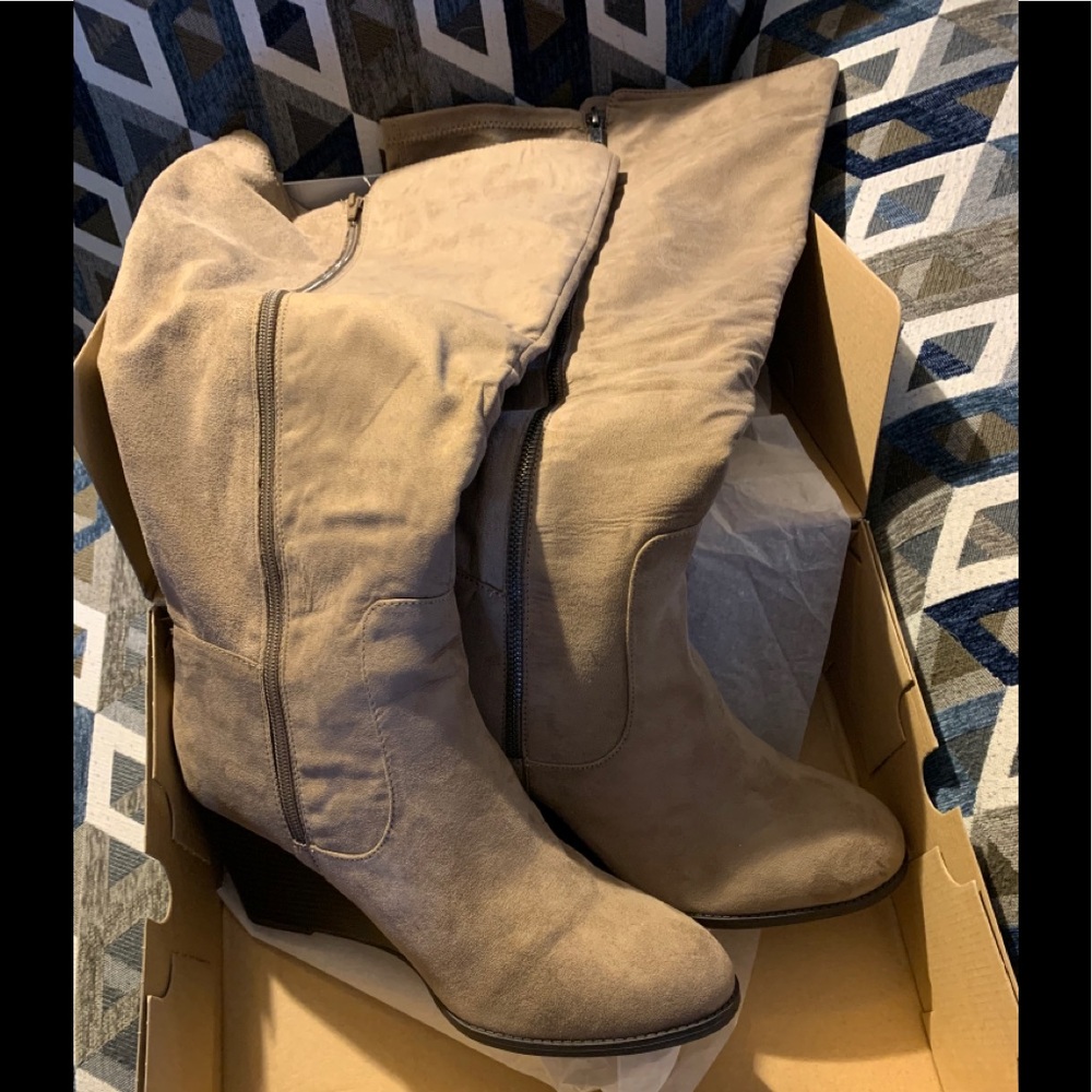 Cloudwalker Boots - Brand New!!